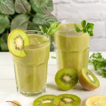 Smoothie detoxifiant de primăvară