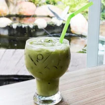 Milkshake cu matcha înghețat